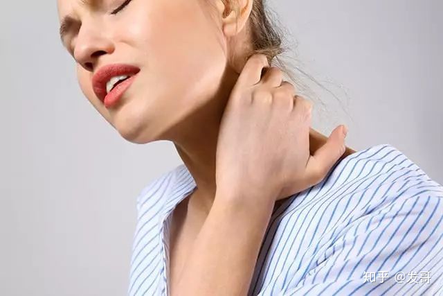脖子疼是怎么回事，如何快速缓解？（脖子疼怎样缓解）