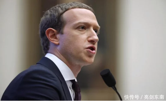 市值蒸发4975亿元，Facebook颓势显现，创始人多次请求进入中国市场遭拒（facebook市值破万亿）